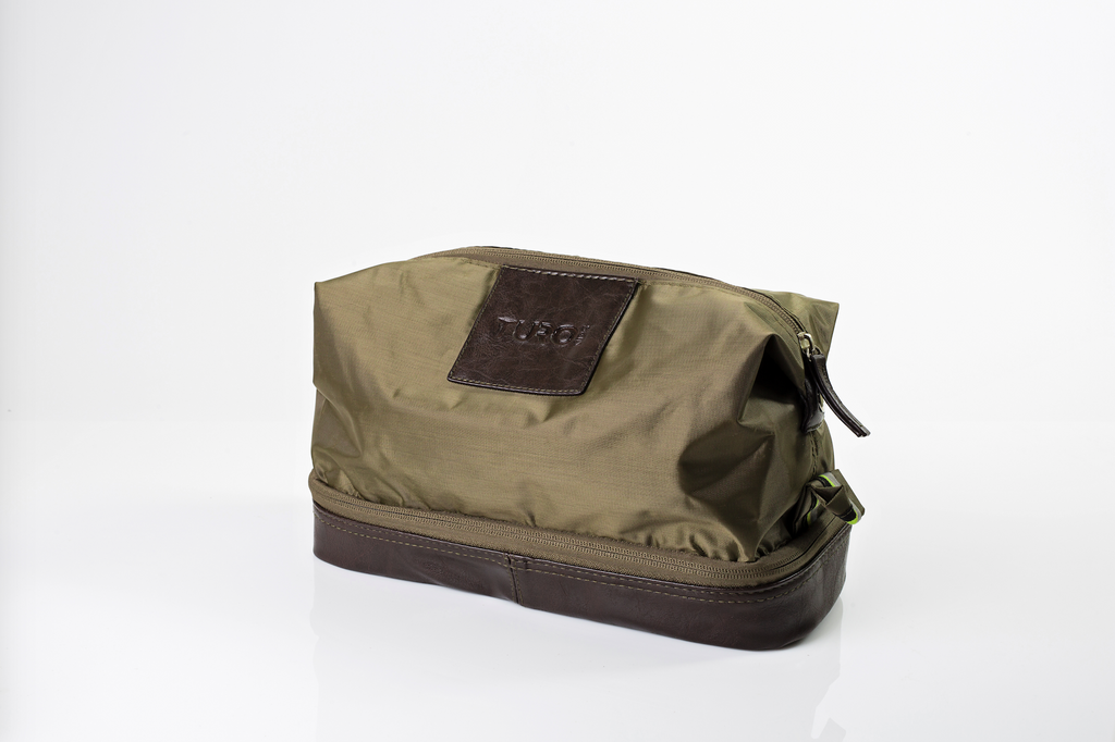 Dopp Bags & Toiletry Bags